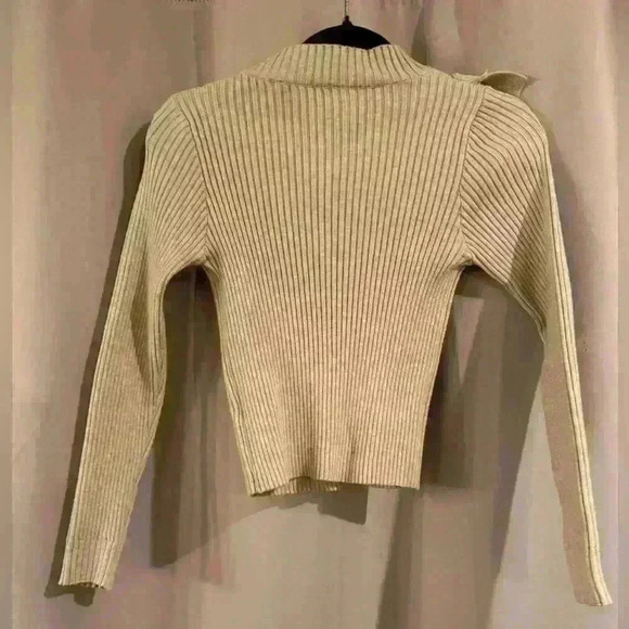 Women’s Tan SHEIN Sweater - Picture 2 of 6